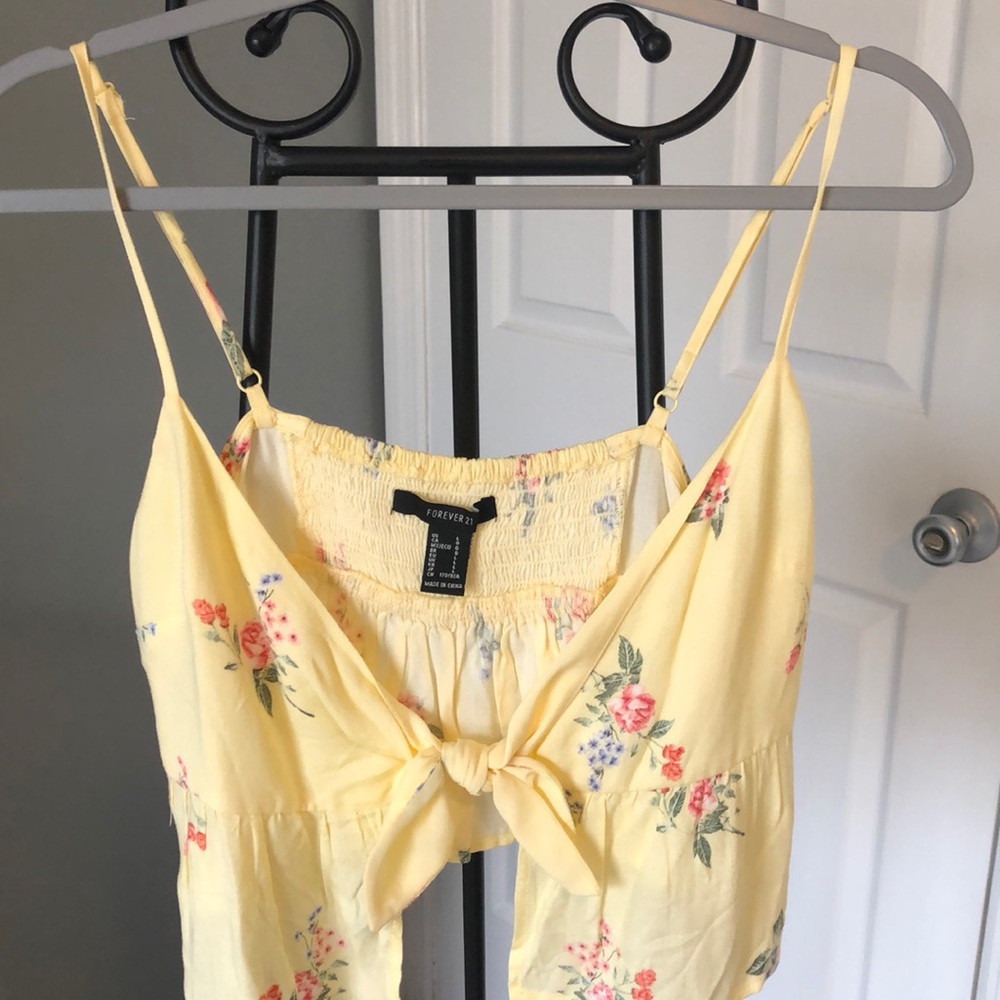 NWOT Forever 21 Front-Tie Crop Top